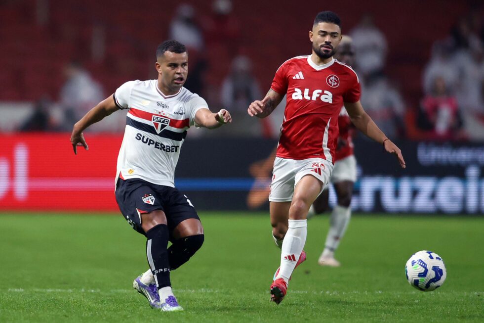 CAMPEONATO BRASILEIRO FUTEBOL- INTERNACIONAL-RS x SÃO PAULO-SP