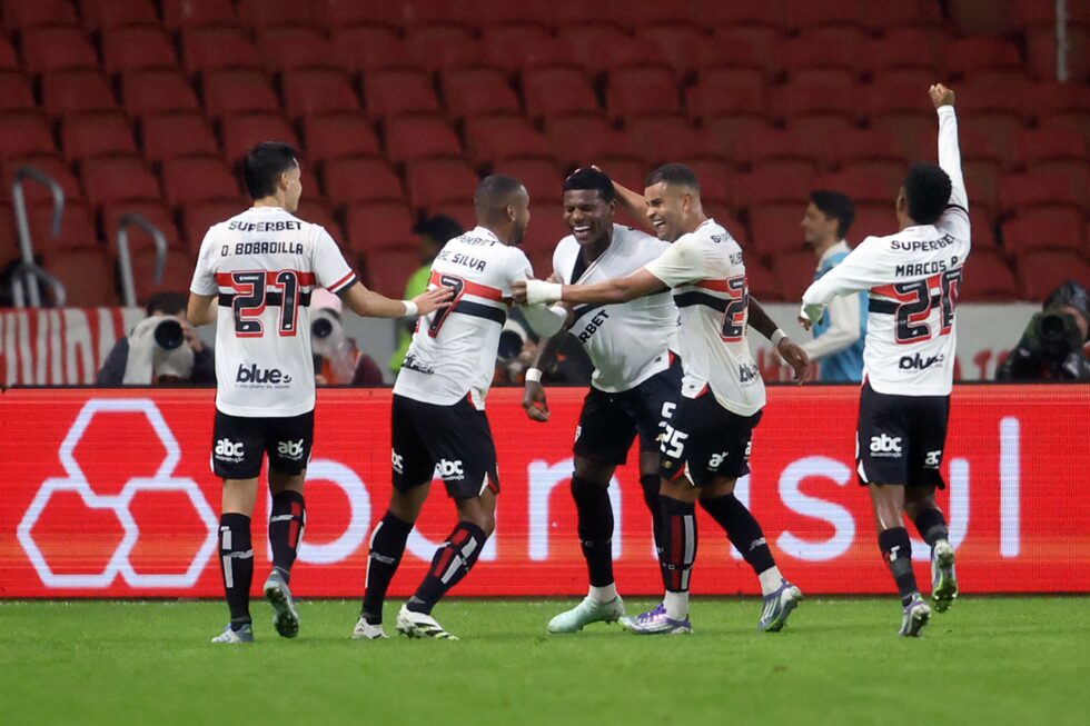 CAMPEONATO BRASILEIRO FUTEBOL- INTERNACIONAL-RS x SÃO PAULO-SP