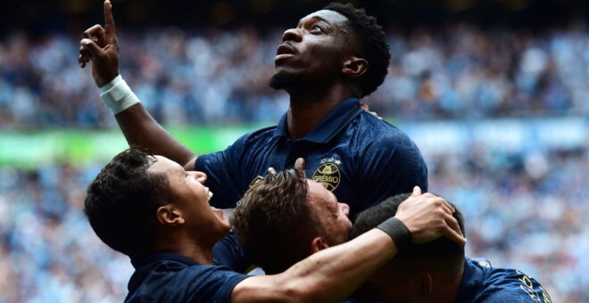 CAMPEONATO BRASILEIRO FUTEBOL- GRÊMIO-RS x VITÓRIA-BA