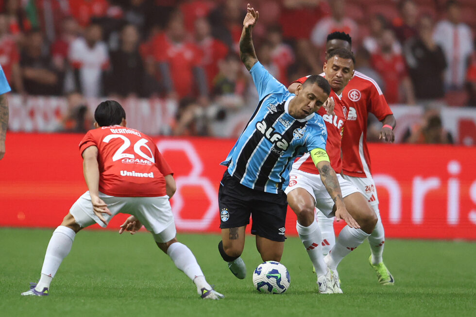 CAMPEONATO BRASILEIRO FUTEBOL- INTERNACIONAL-RS x GRÊMIO-RS