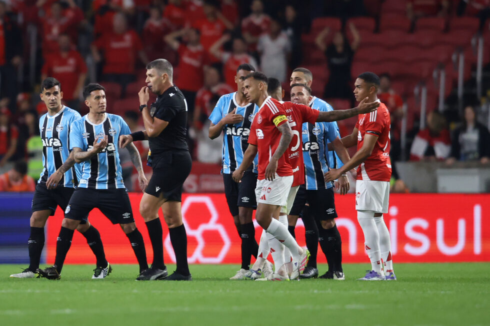 CAMPEONATO BRASILEIRO FUTEBOL- INTERNACIONAL-RS x GRÊMIO-RS