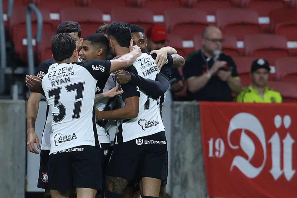 CAMPEONATO BRASILEIRO FUTEBOL- INTERNACIONAL-RS x CORINTHIANS-SP