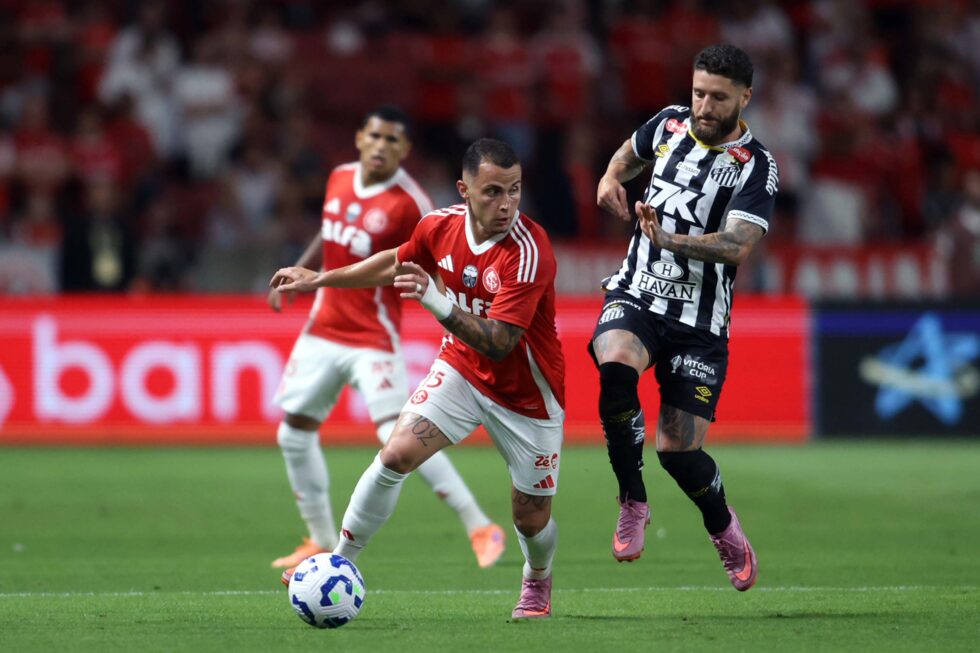 CAMPEONATO BRASILEIRO FUTEBOL- INTERNACIONAL-RS x SANTOS-SP