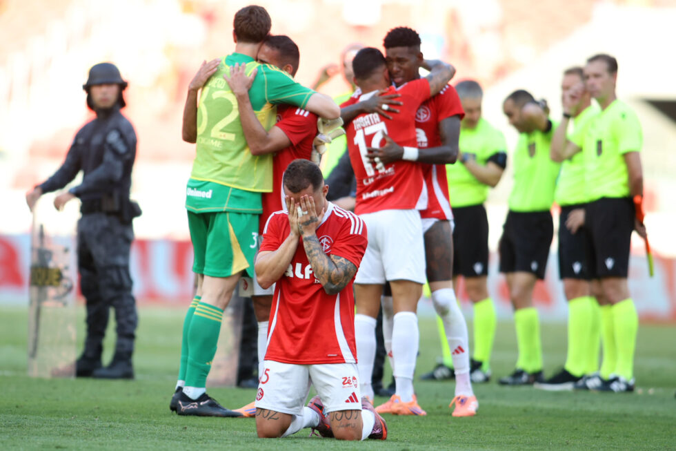 CAMPEONATO BRASILEIRO FUTEBOL- INTERNACIONAL-RS x RED BUL BRAGAN